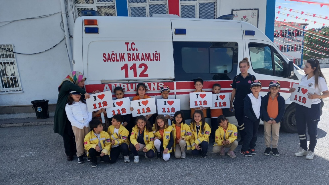 Okulumuzda 112 Acil Çağrı Merkezi  ve ambulans tanıtımı yapıldı.